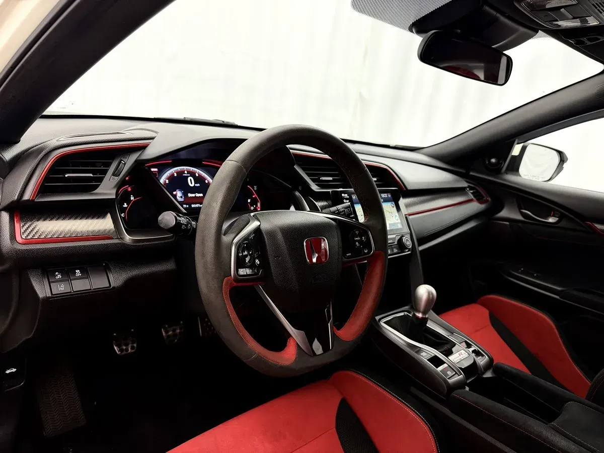Honda Civic Type R photo 8