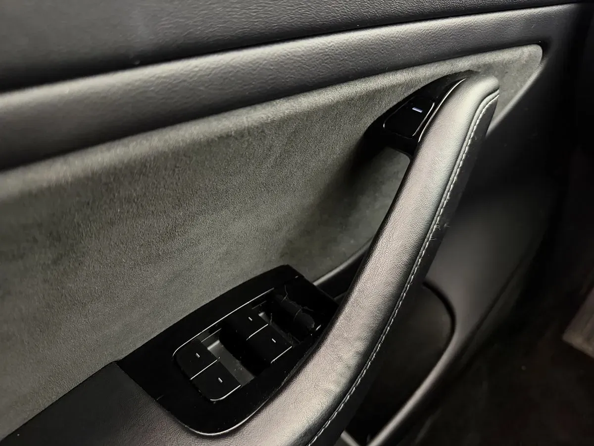 Tesla Model 3 photo 12