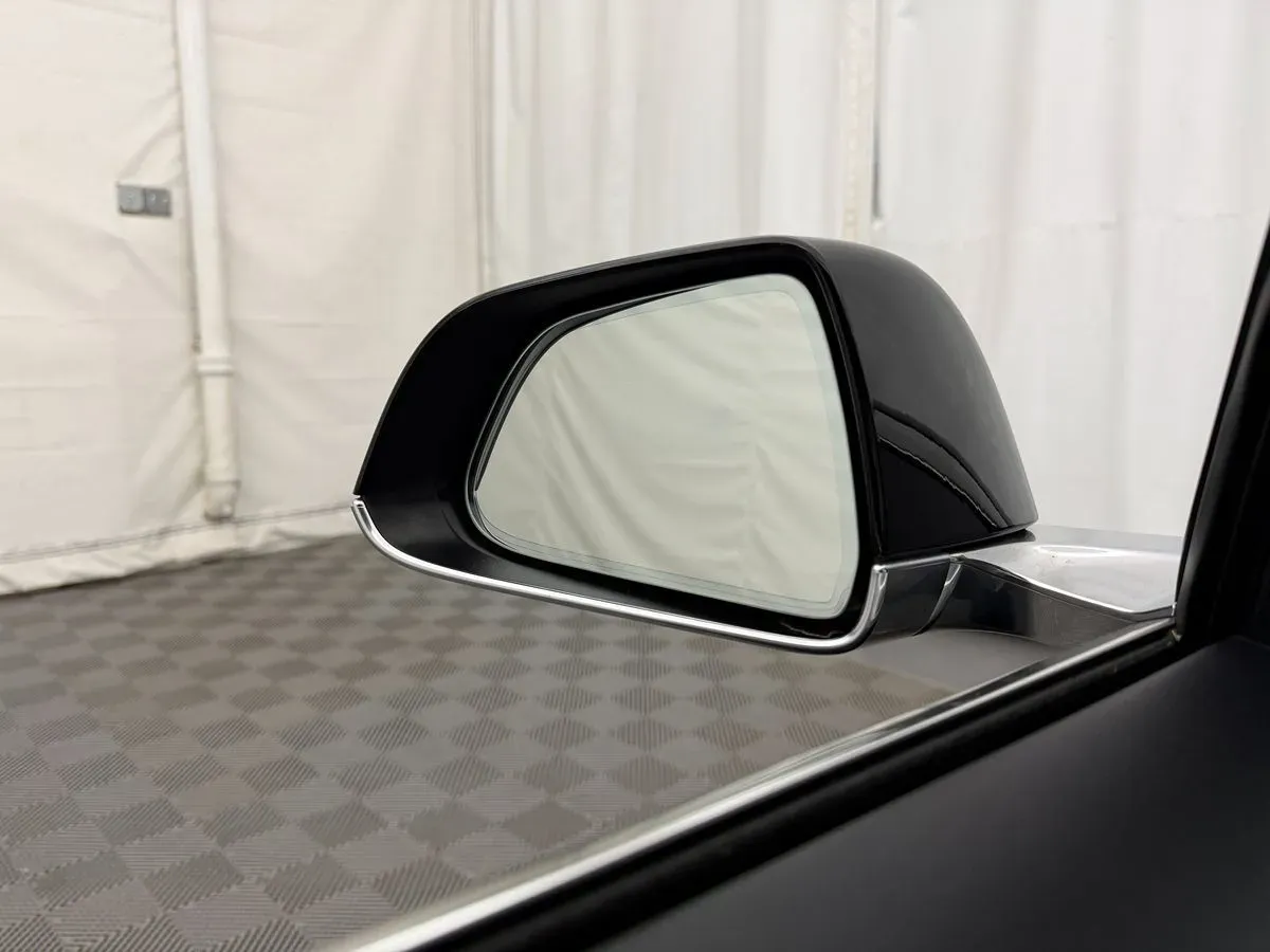 Tesla Model 3 photo 13