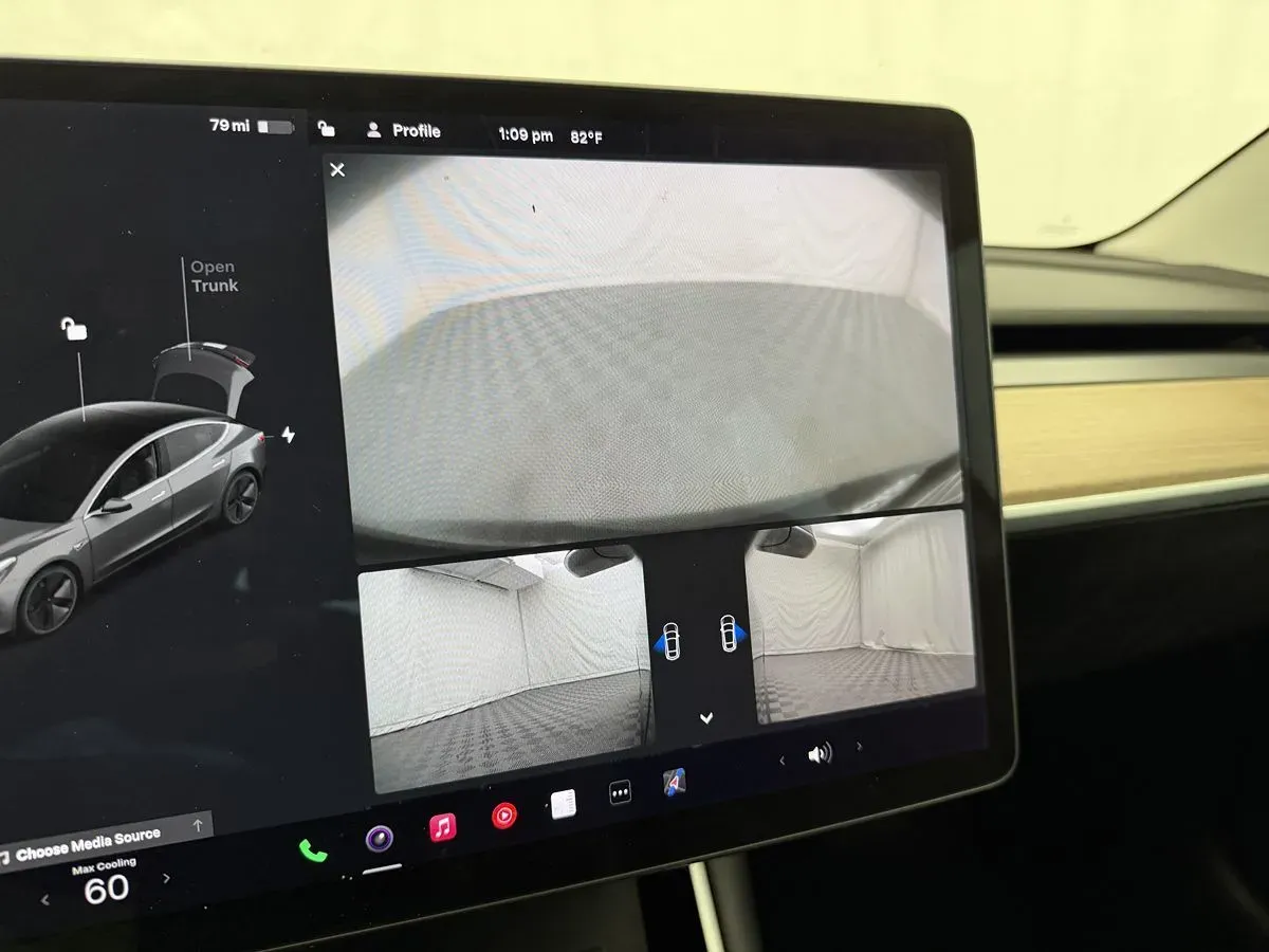Tesla Model 3 photo 15