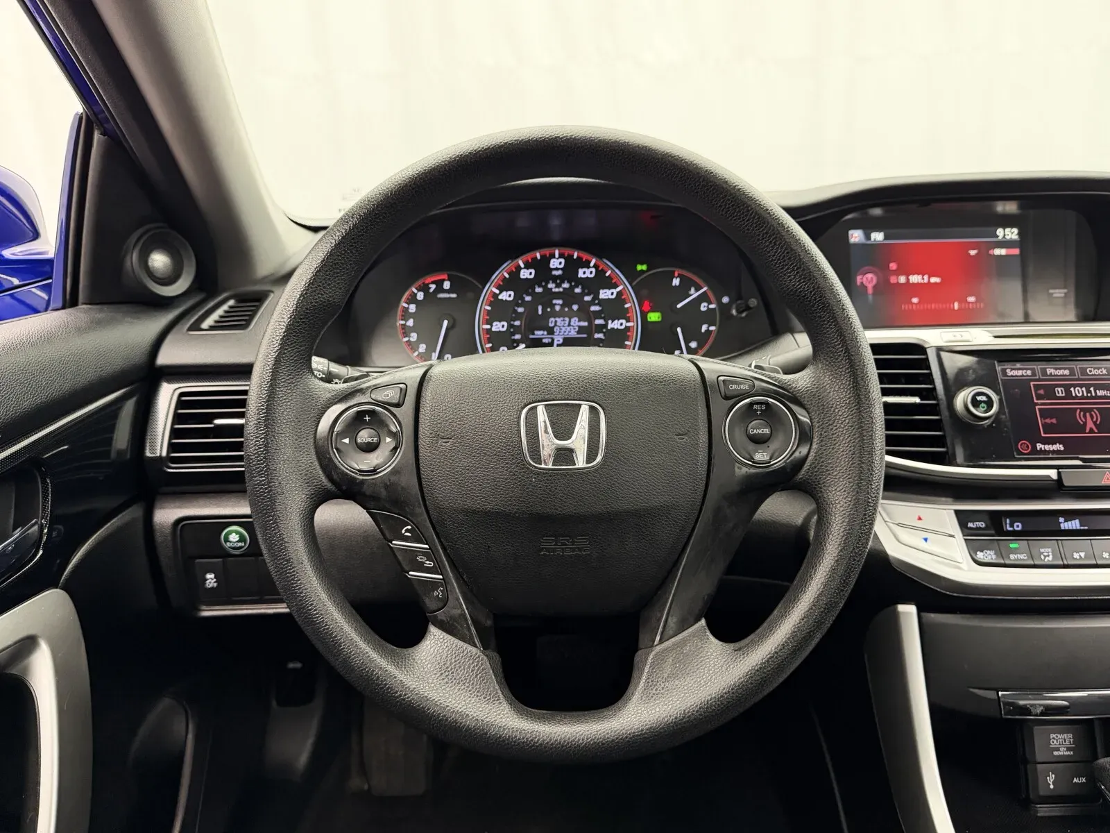Honda Accord photo 12