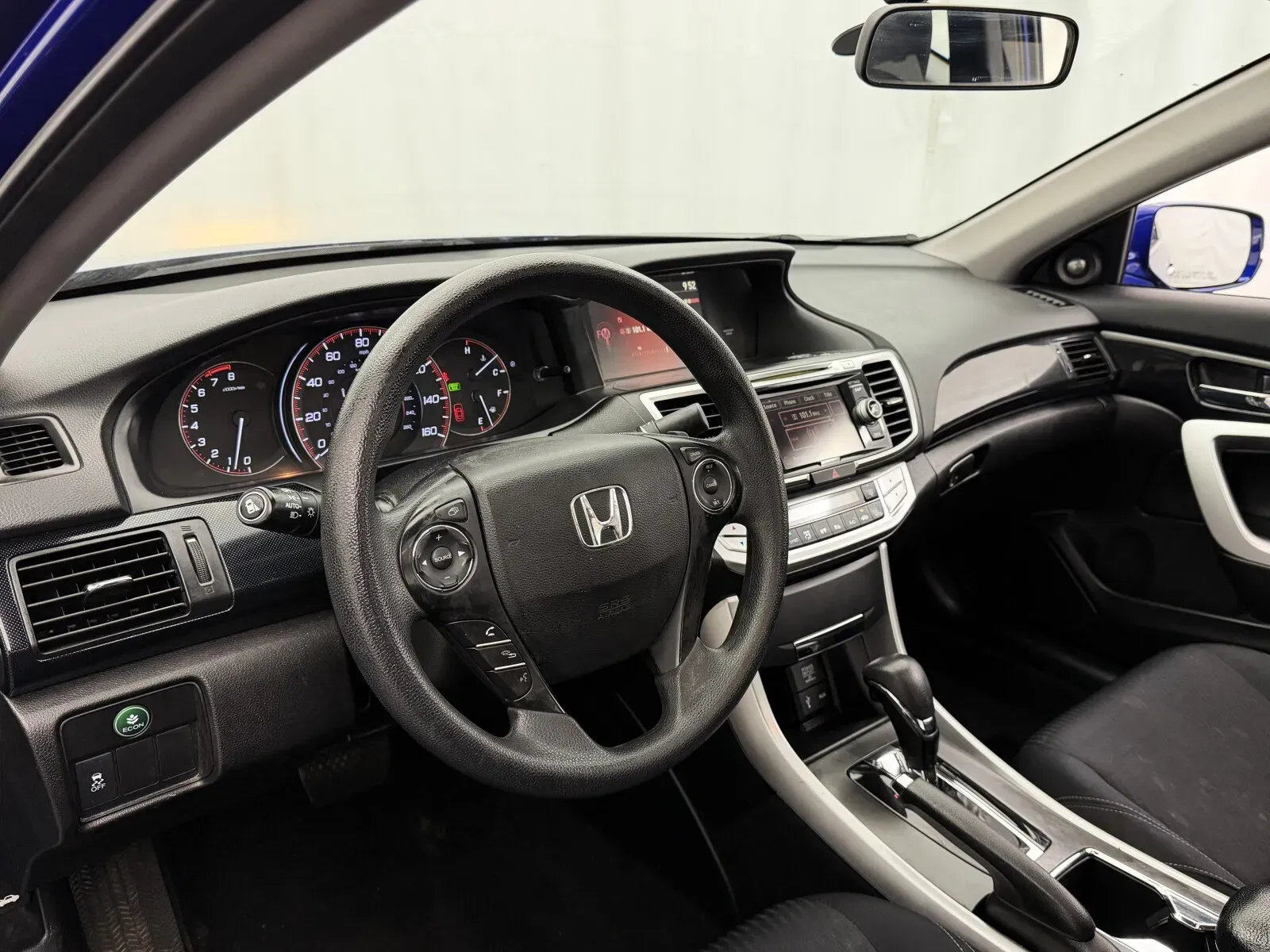 Honda Accord photo 9