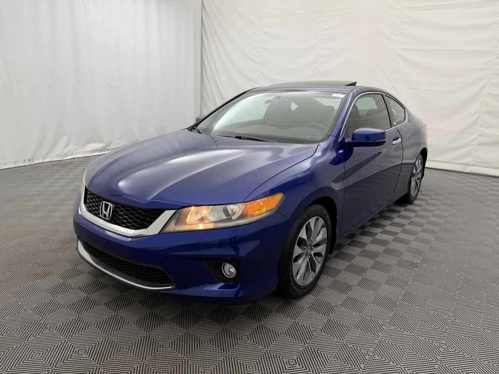 Honda Accord photo 2