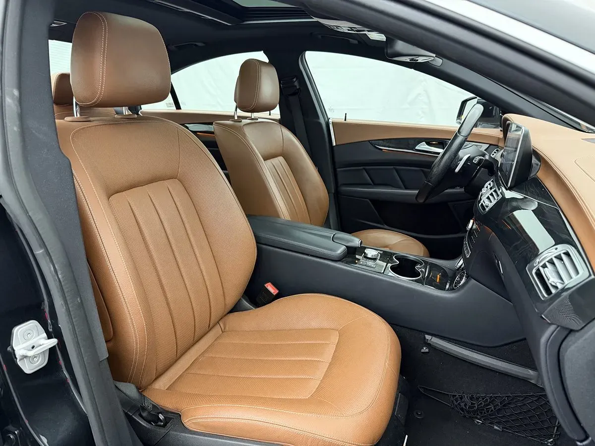 Mercedes-Benz CLS-Class photo 36