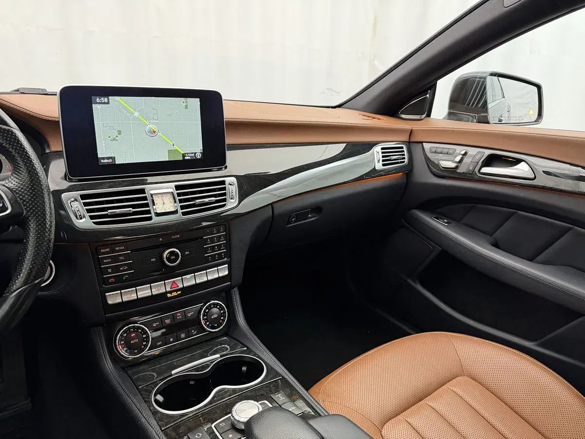 Mercedes-Benz CLS-Class photo 19