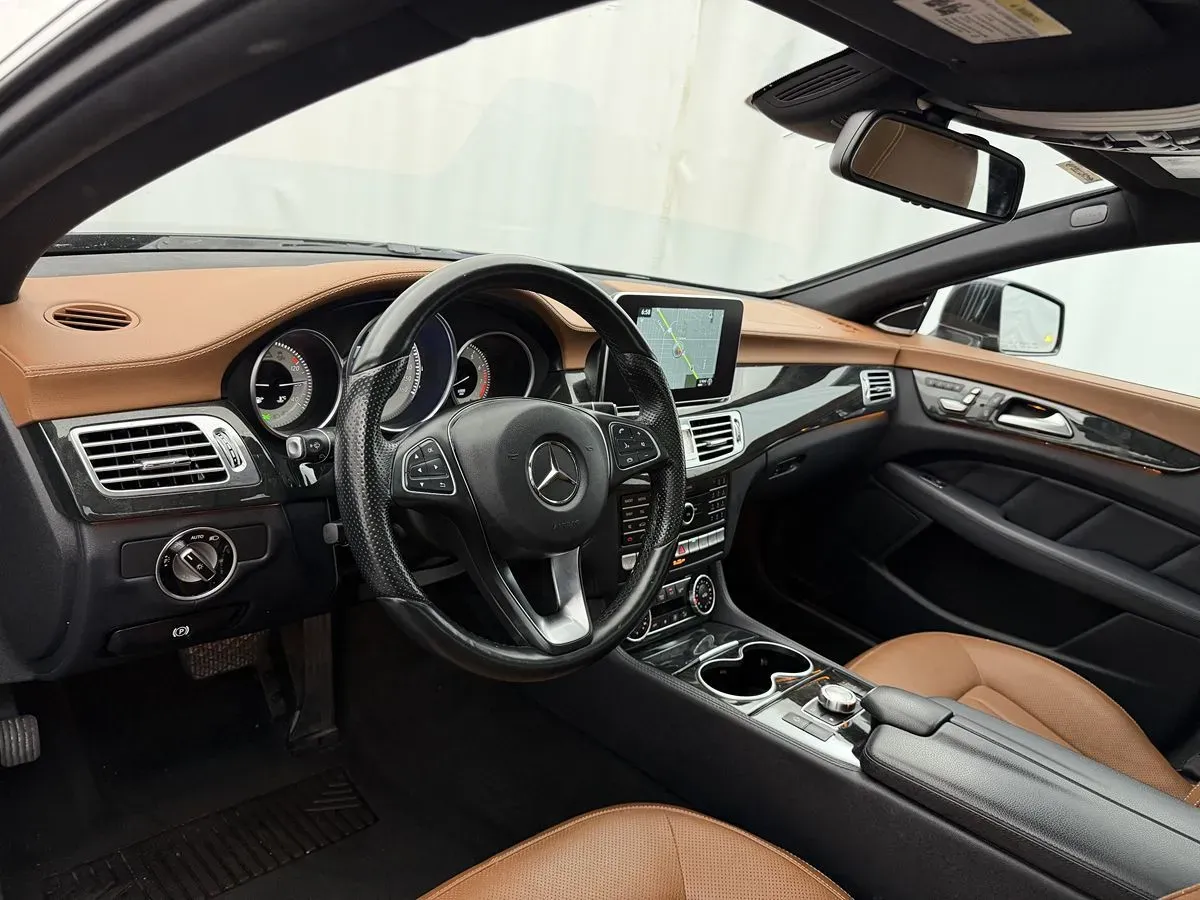 Mercedes-Benz CLS-Class photo 8