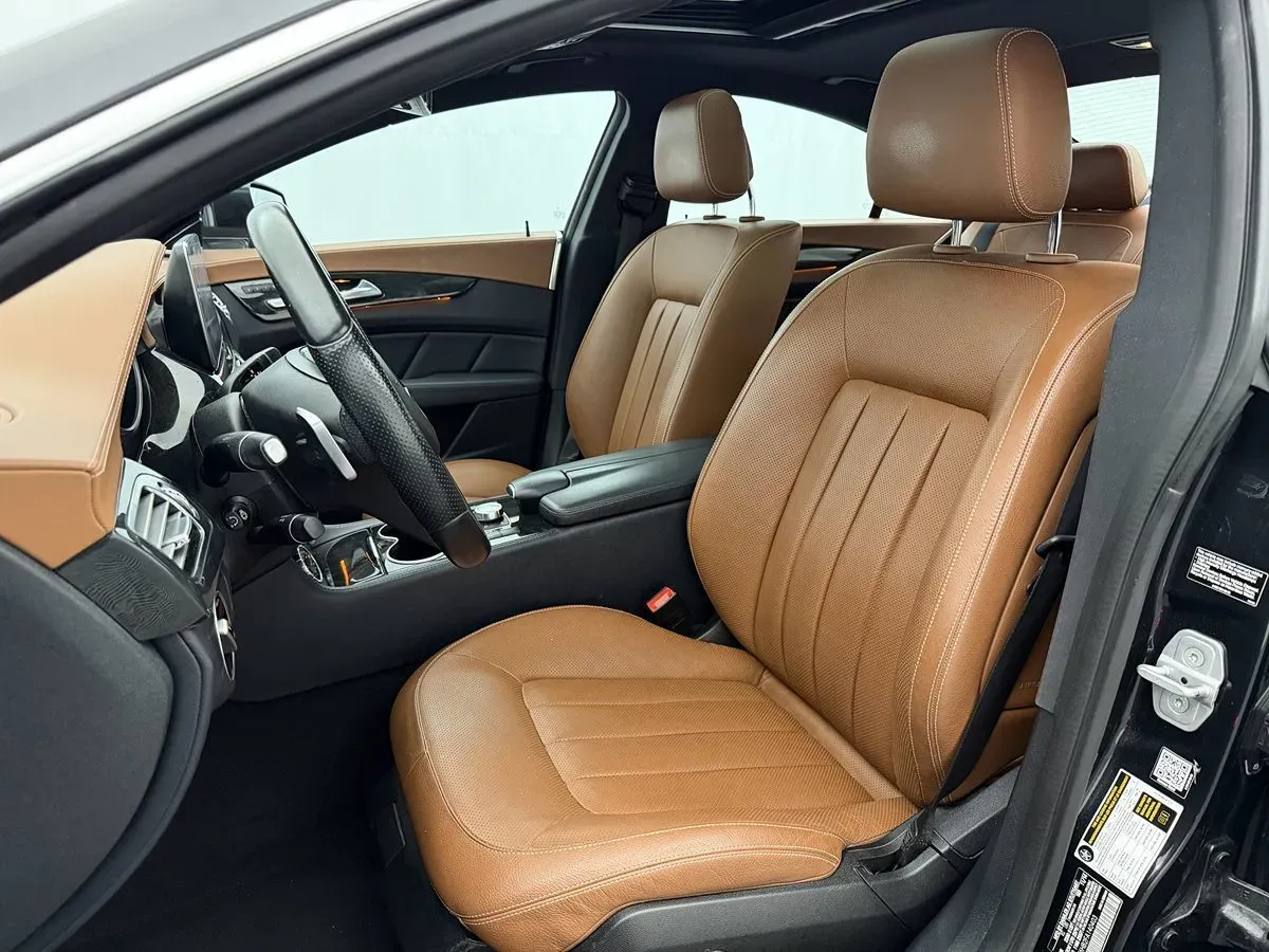 Mercedes-Benz CLS-Class photo 10