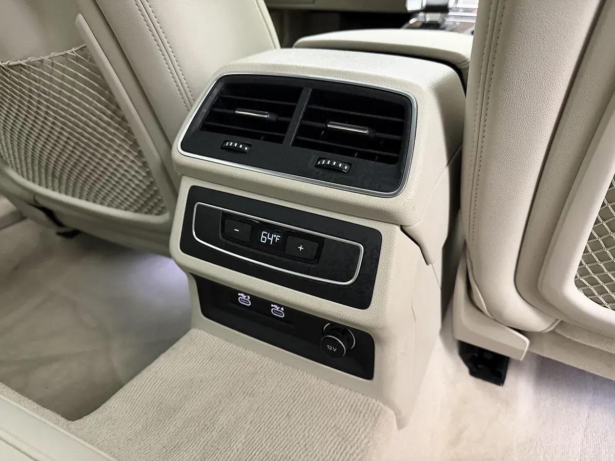 Audi A6 photo 37