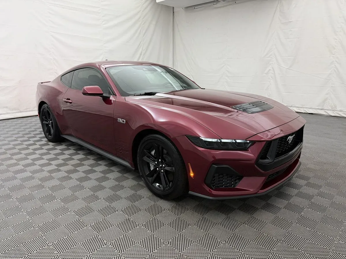 Ford Mustang photo 4