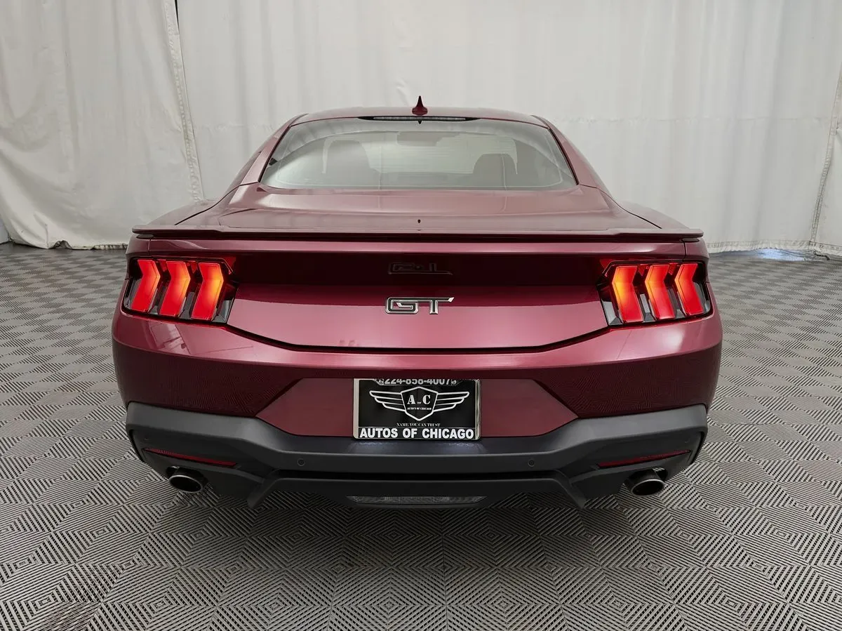 Ford Mustang photo 6