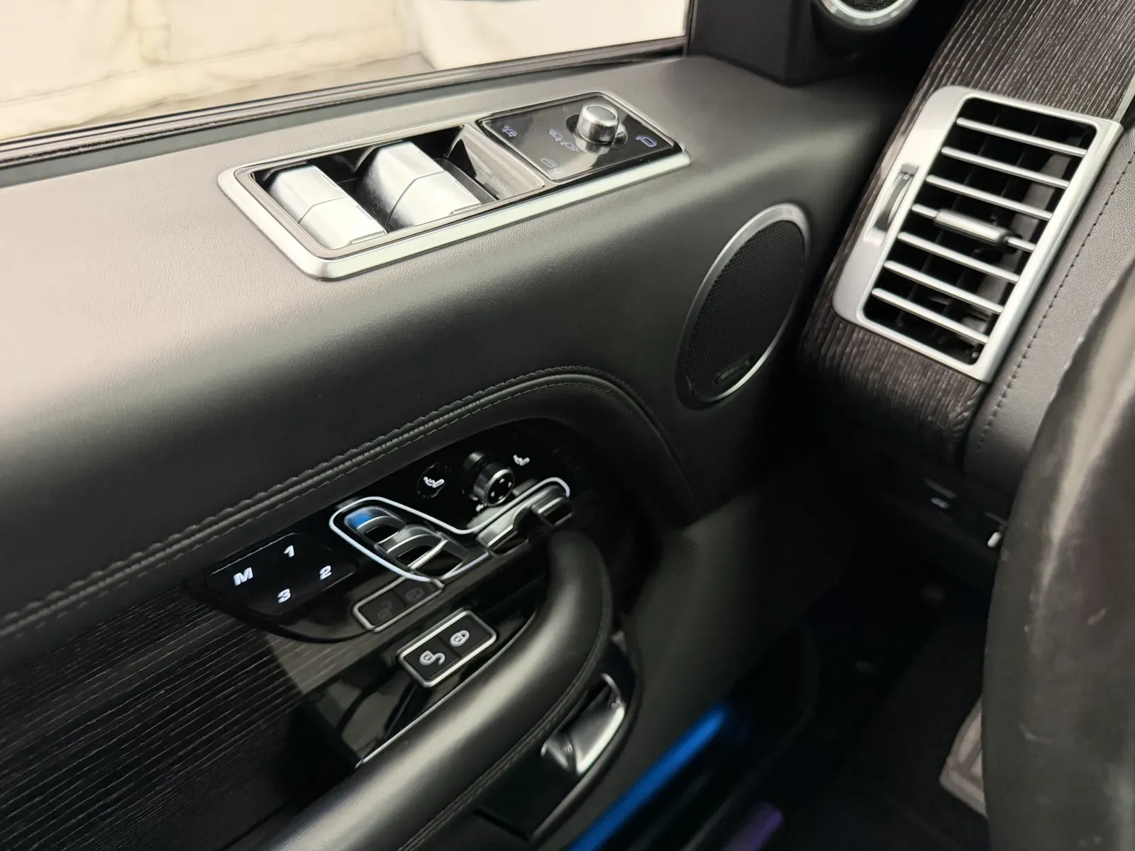 Land Rover Range Rover photo 22