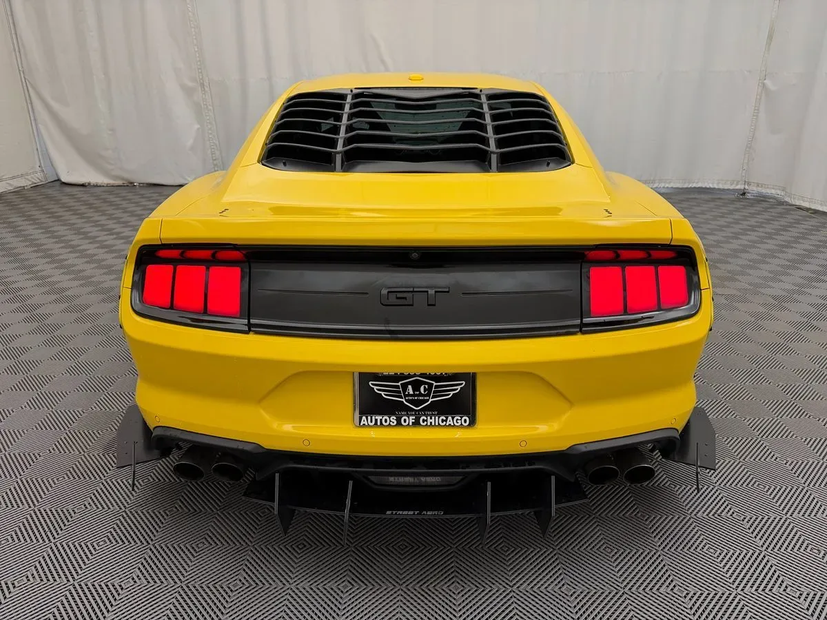 Ford Mustang photo 6