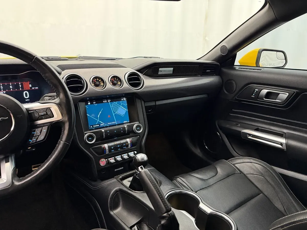 Ford Mustang photo 26
