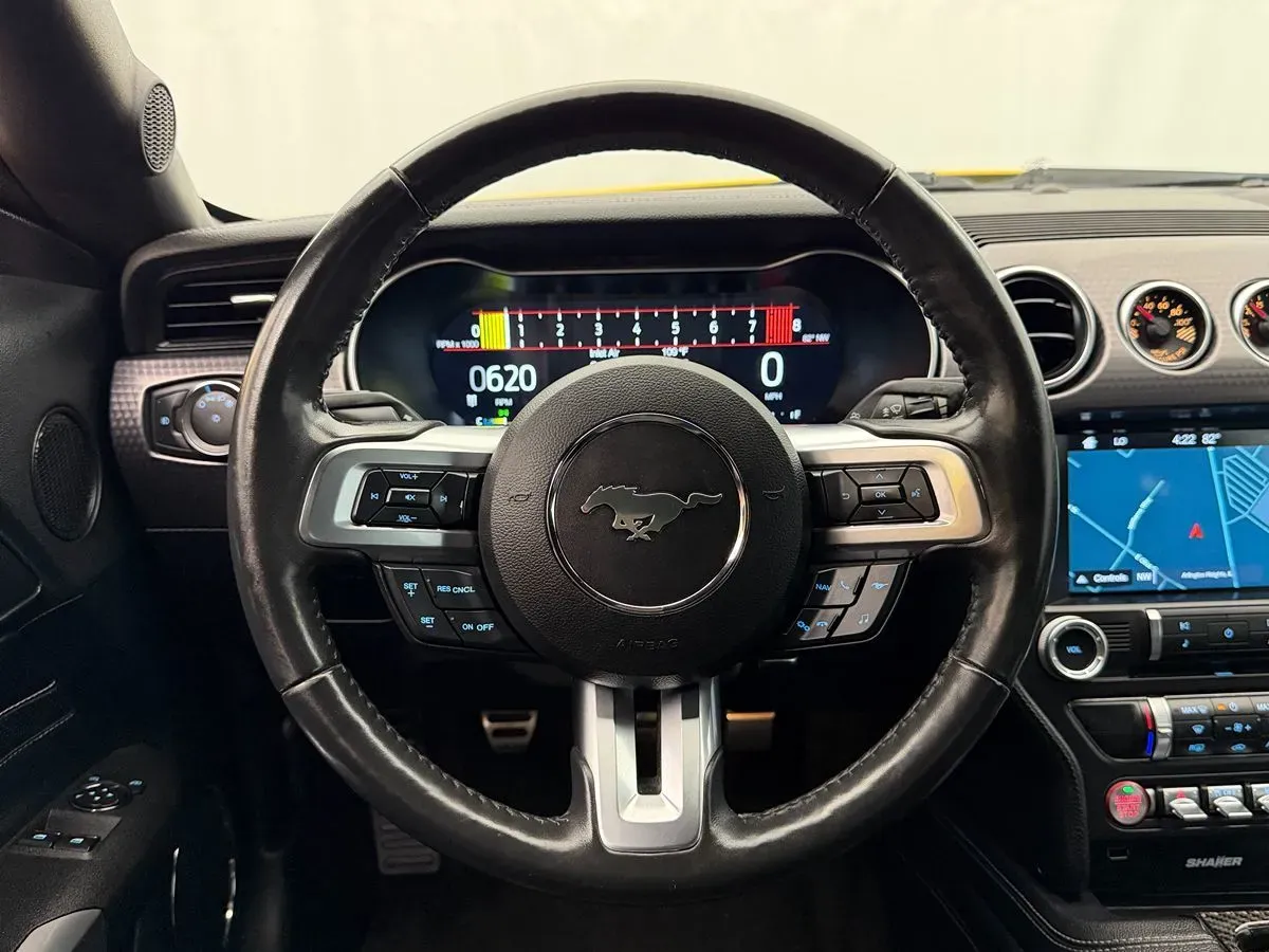 Ford Mustang photo 10