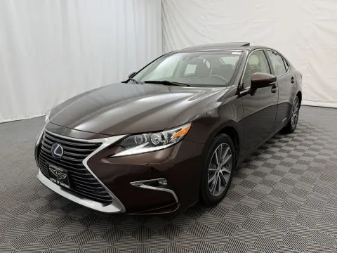 Photos of 2018 Lexus ES 300h for sale in Arlington Heights, IL at Autos of Chicago