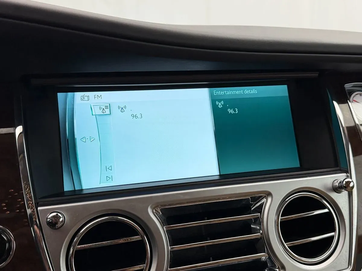 Rolls-Royce Wraith photo 20
