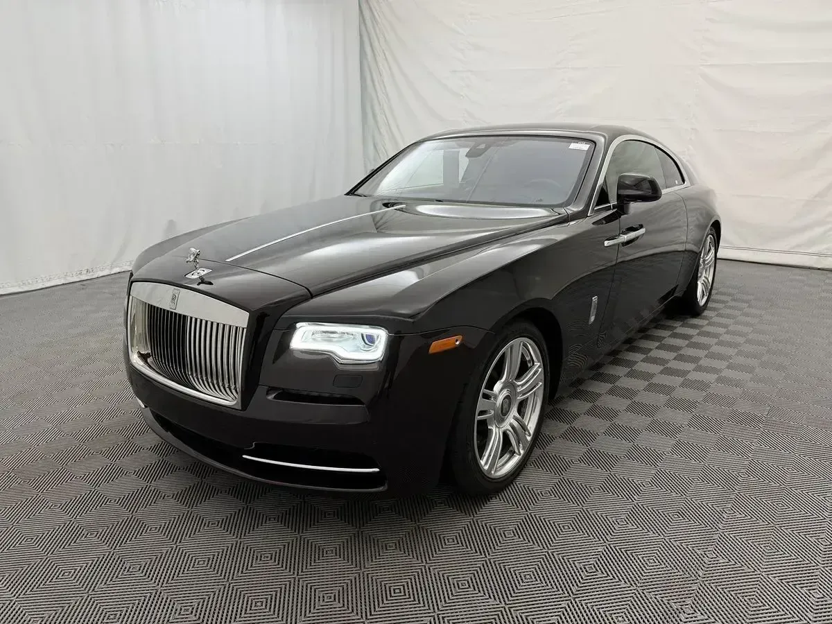Rolls-Royce Wraith photo 2