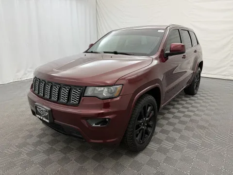 Photos of 2017 Jeep Grand Cherokee Altitude for sale in Arlington Heights, IL at Autos of Chicago
