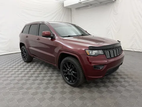 More photos of 2017 Jeep Grand Cherokee Altitude at Autos of Chicago, IL