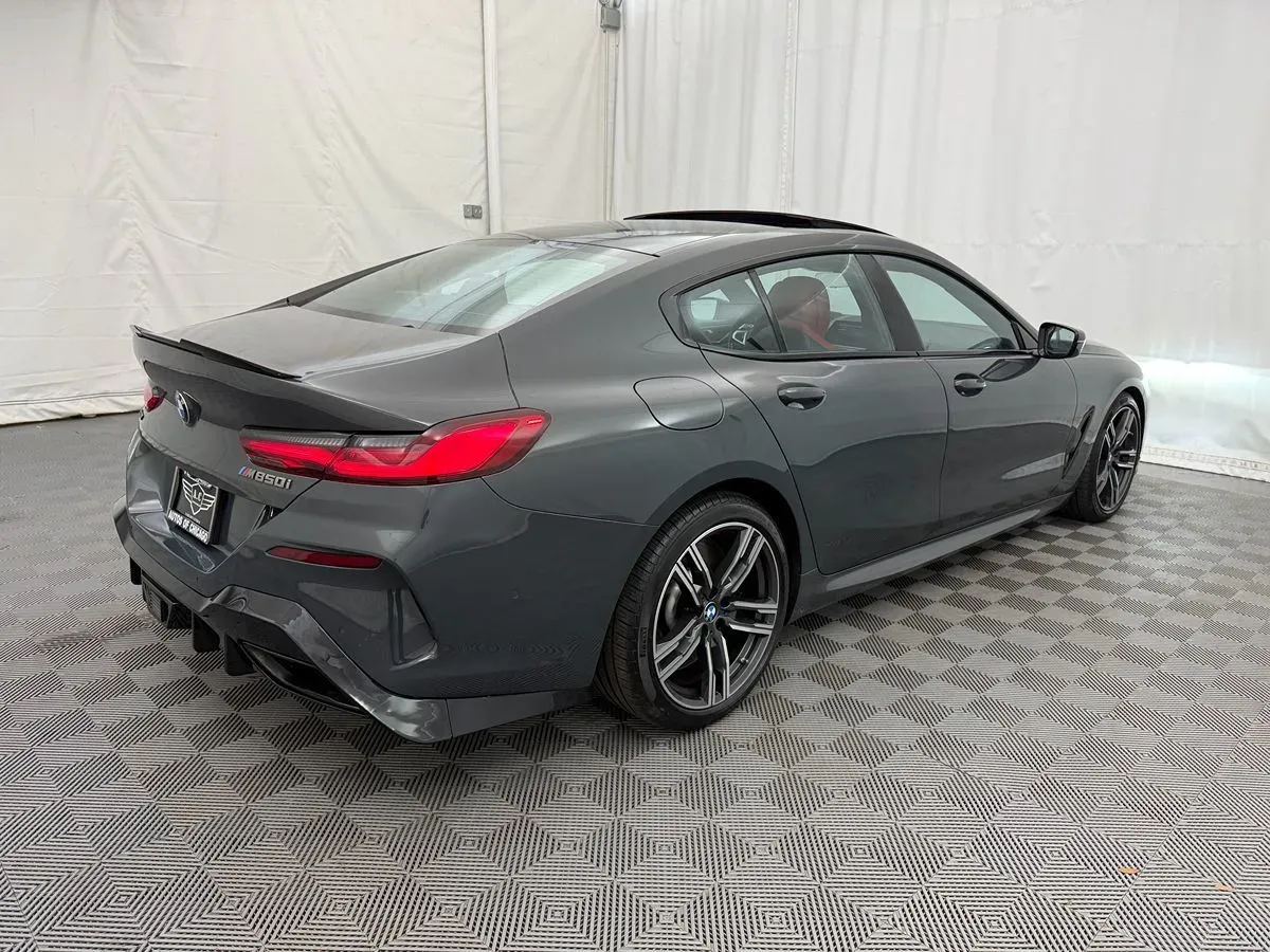 BMW 8 Series photo 5