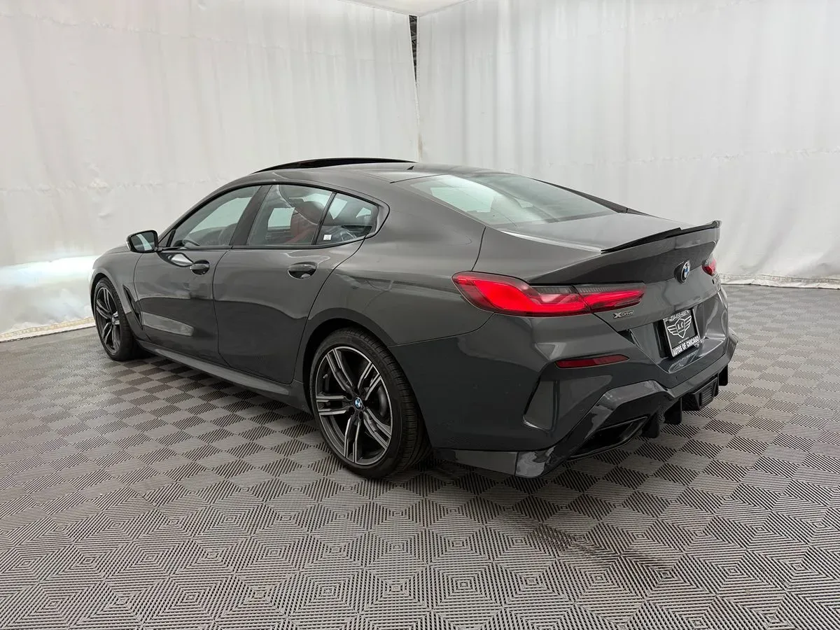 BMW 8 Series photo 7