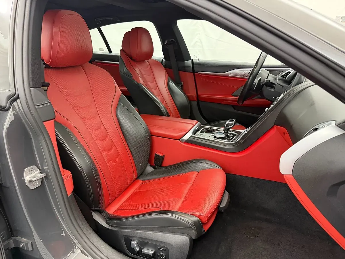 BMW 8 Series photo 41