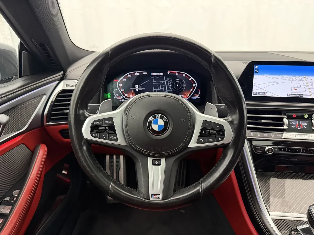 BMW 8 Series photo 10