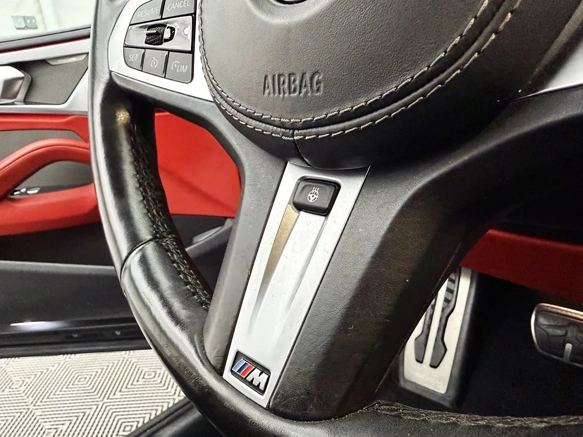 BMW 8 Series photo 11