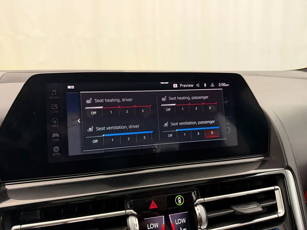 BMW 8 Series photo 33