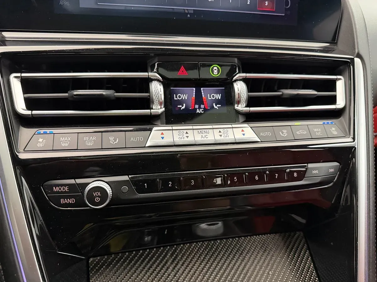 BMW 8 Series photo 35