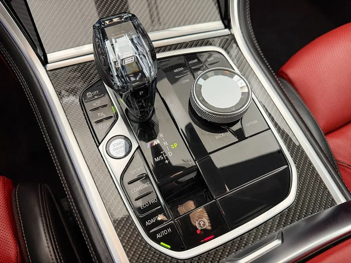 BMW 8 Series photo 37
