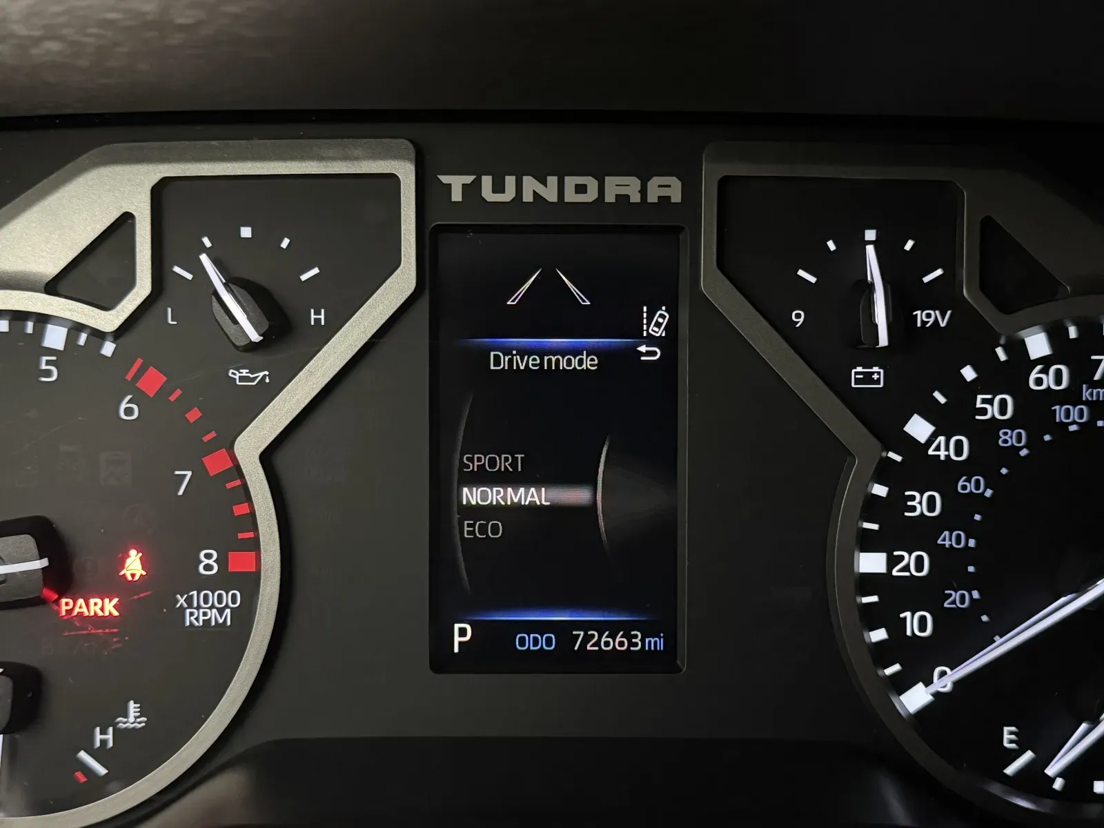 Toyota Tundra photo 18