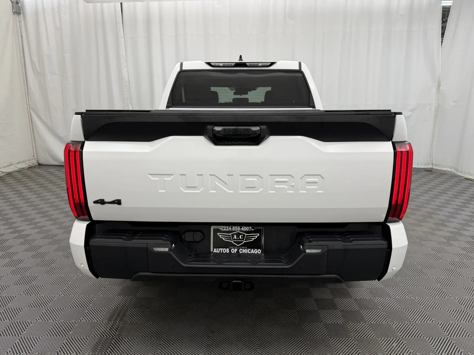Toyota Tundra photo 6