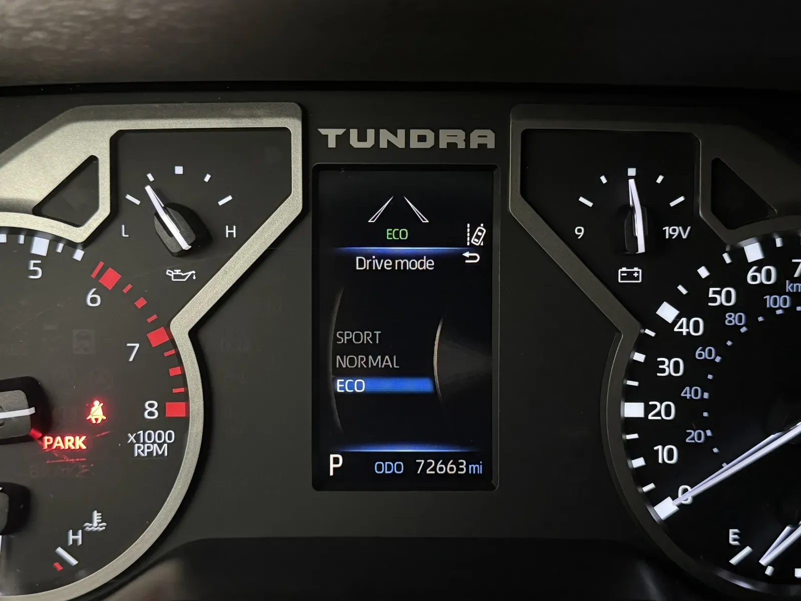 Toyota Tundra photo 19