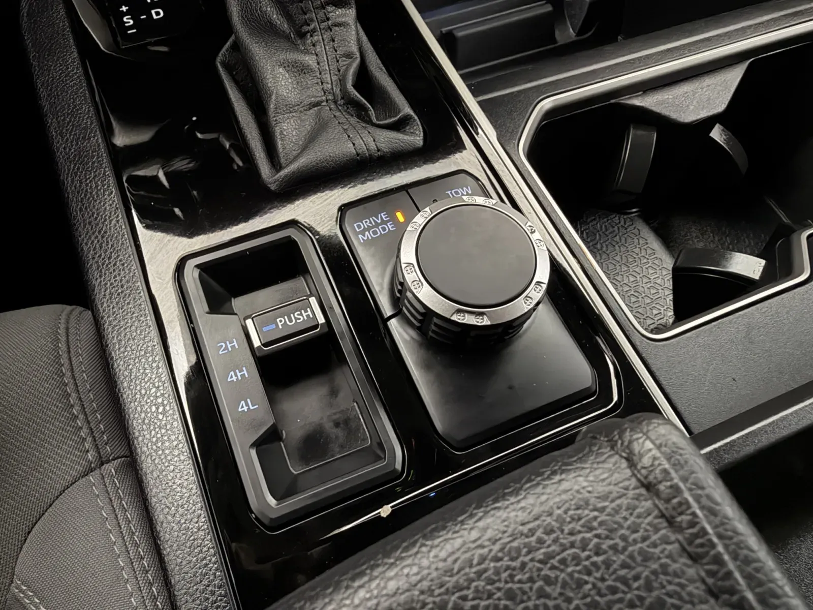 Toyota Tundra photo 32