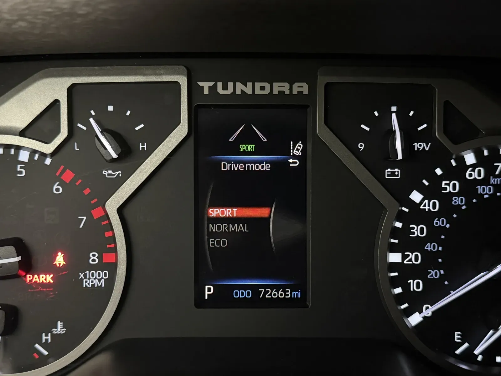 Toyota Tundra photo 17