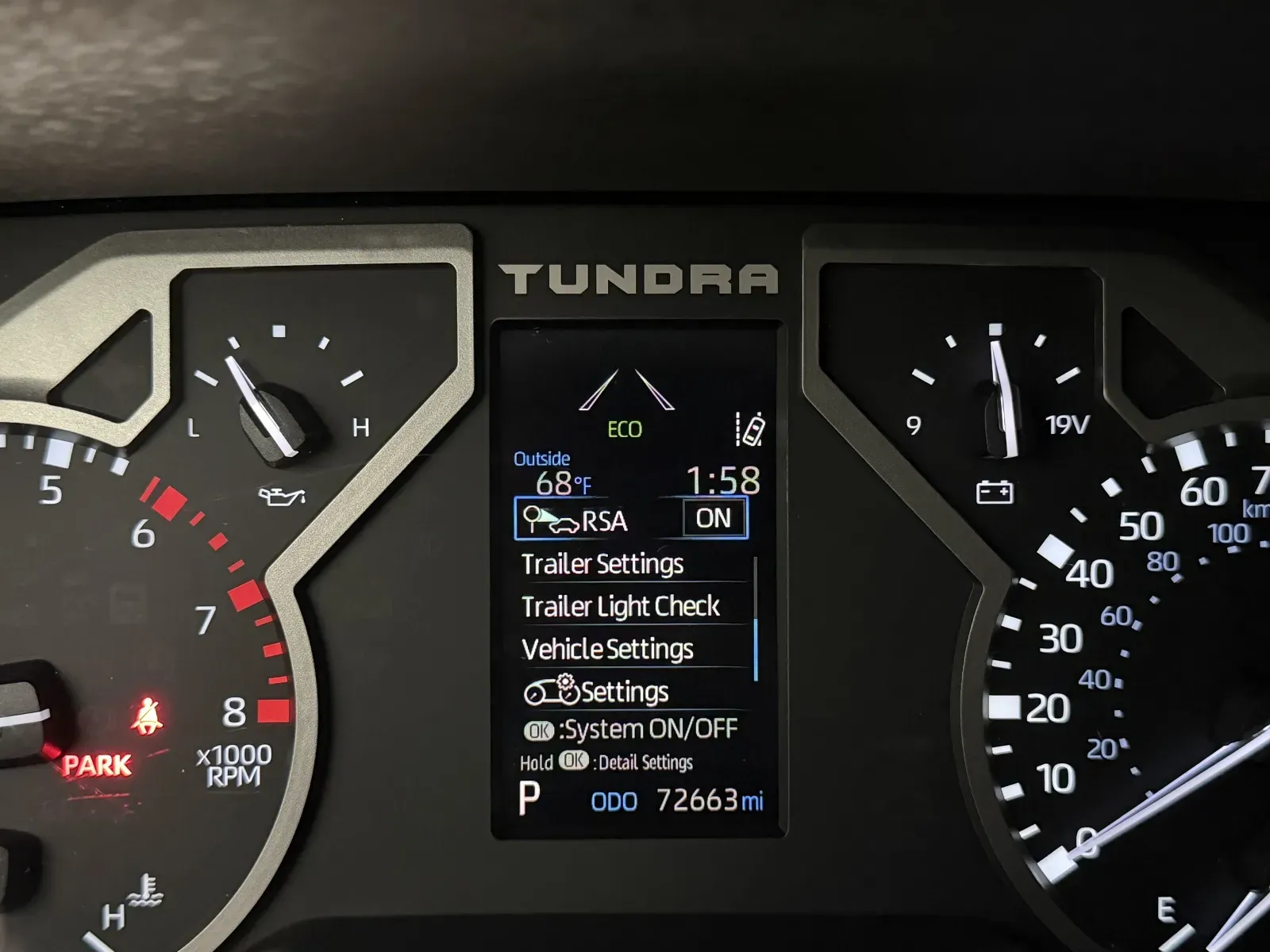 Toyota Tundra photo 16