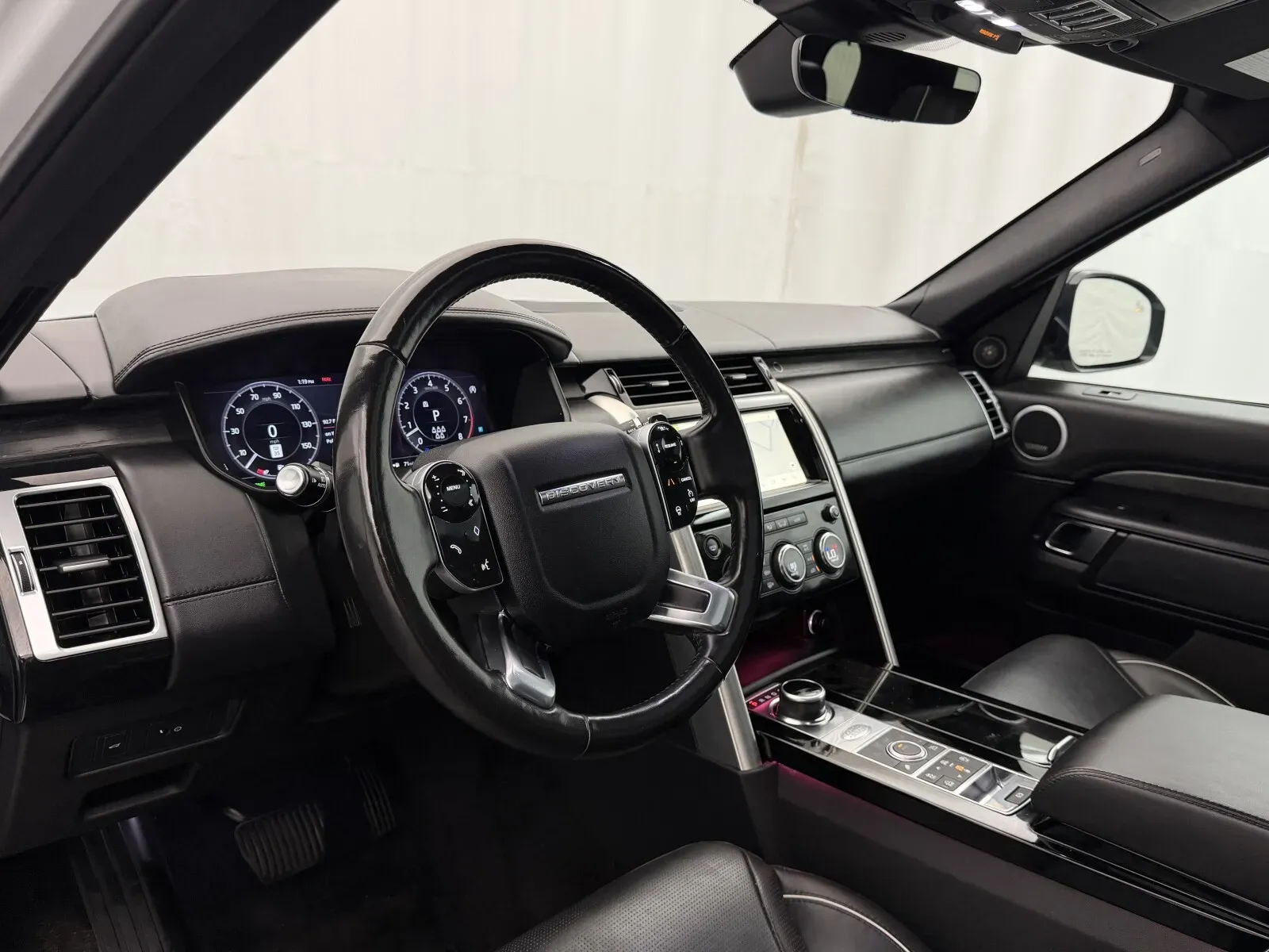 Land Rover Discovery photo 9