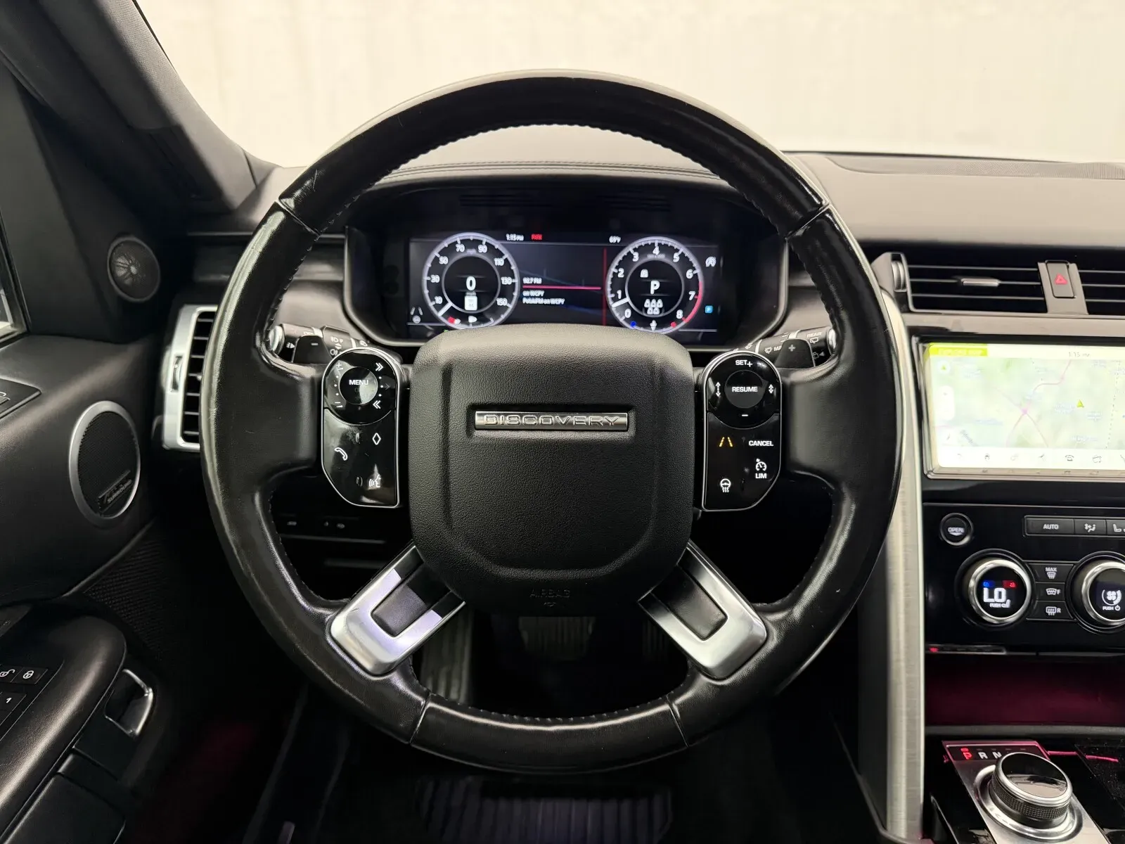 Land Rover Discovery photo 12