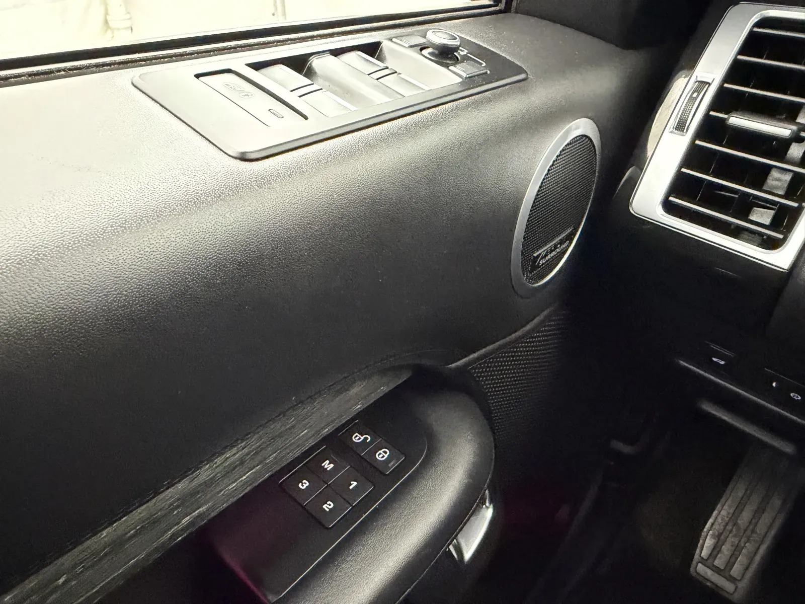 Land Rover Discovery photo 25