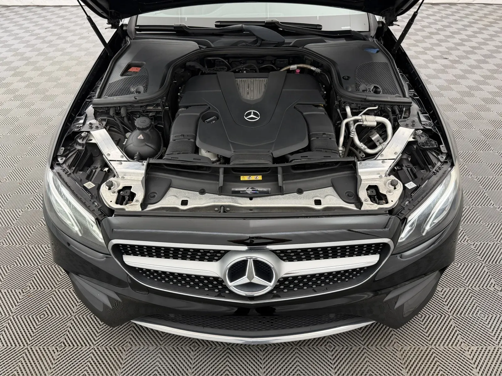 Mercedes-Benz E-Class photo 45
