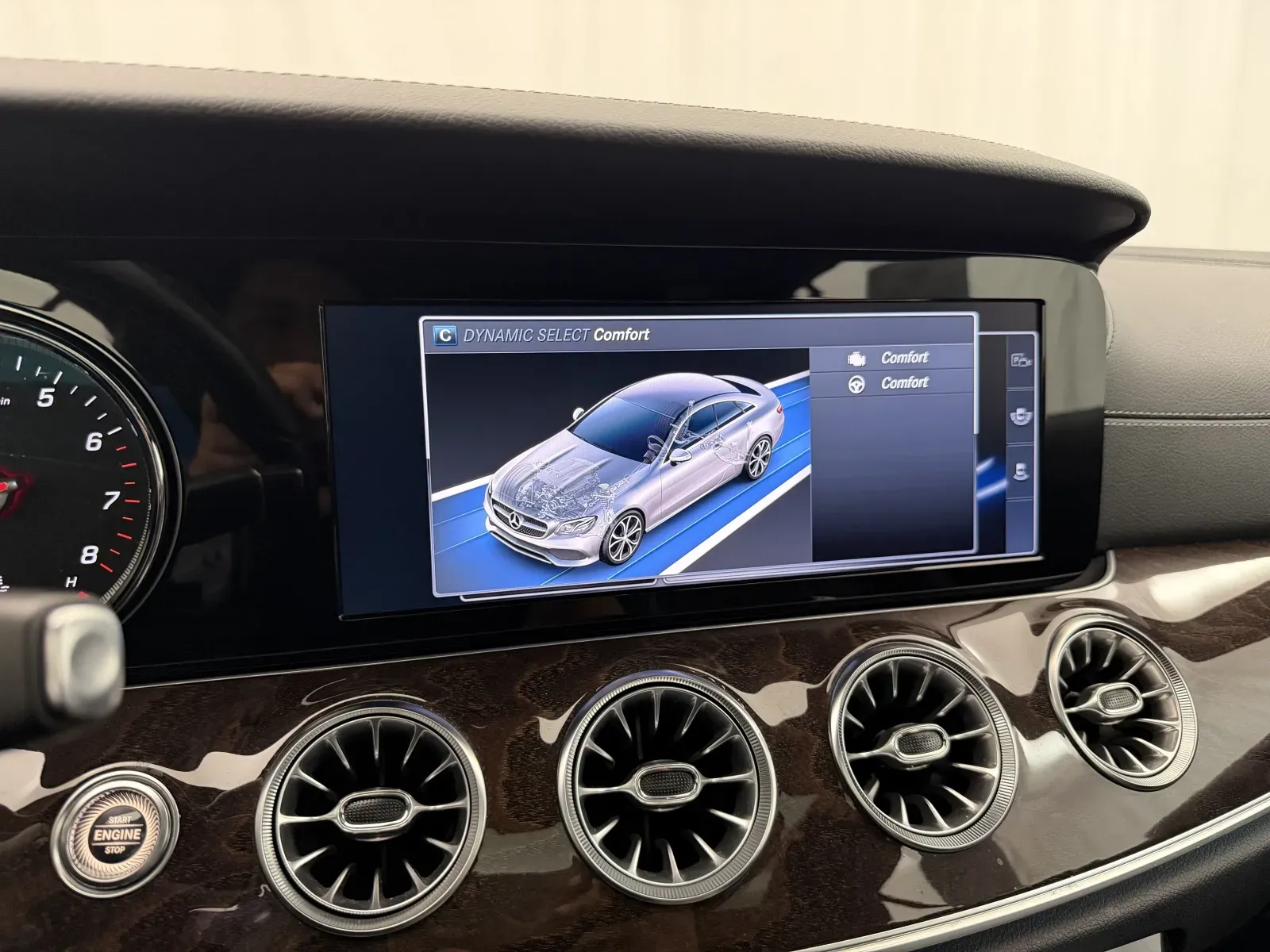 Mercedes-Benz E-Class photo 24