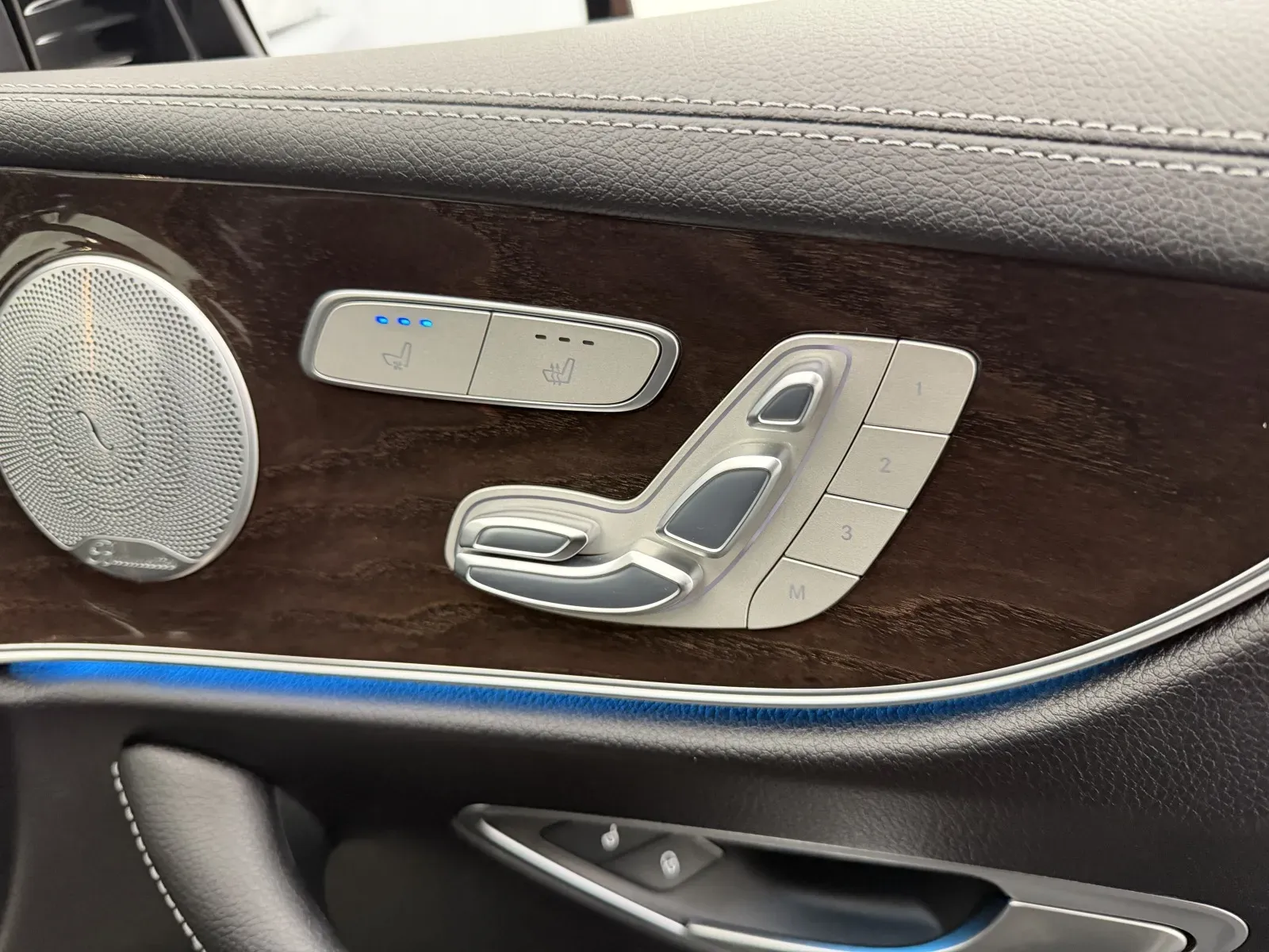 Mercedes-Benz E-Class photo 44