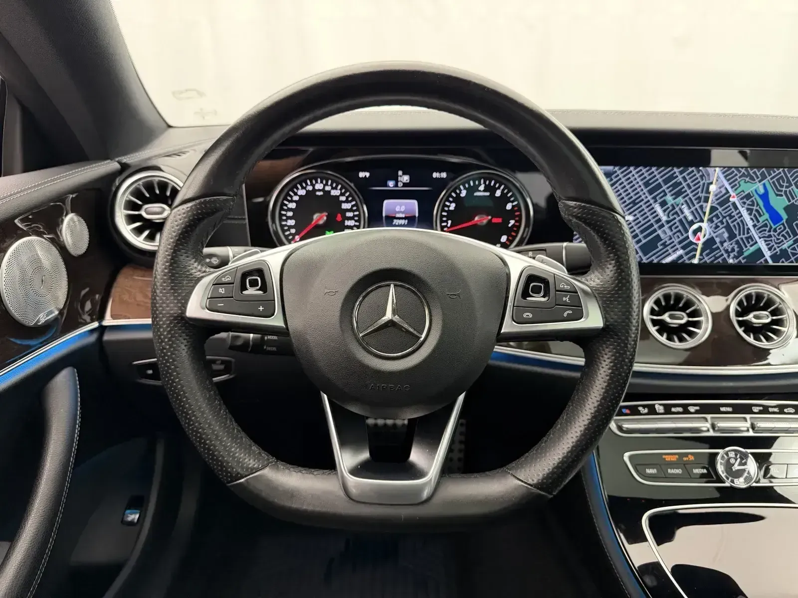 Mercedes-Benz E-Class photo 12