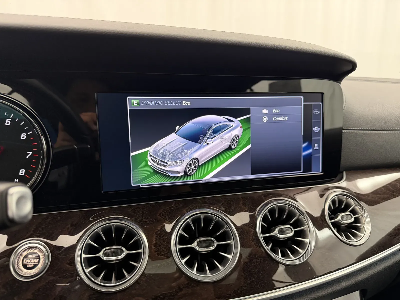 Mercedes-Benz E-Class photo 25