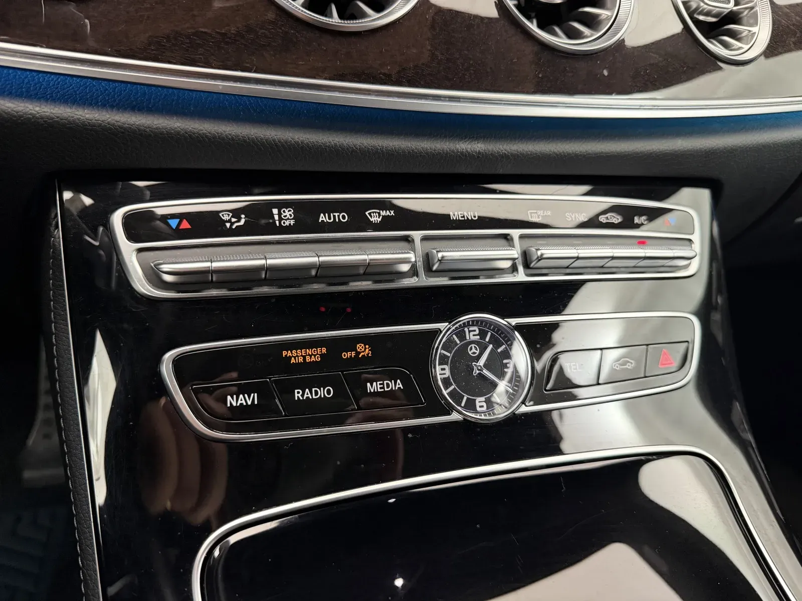 Mercedes-Benz E-Class photo 36