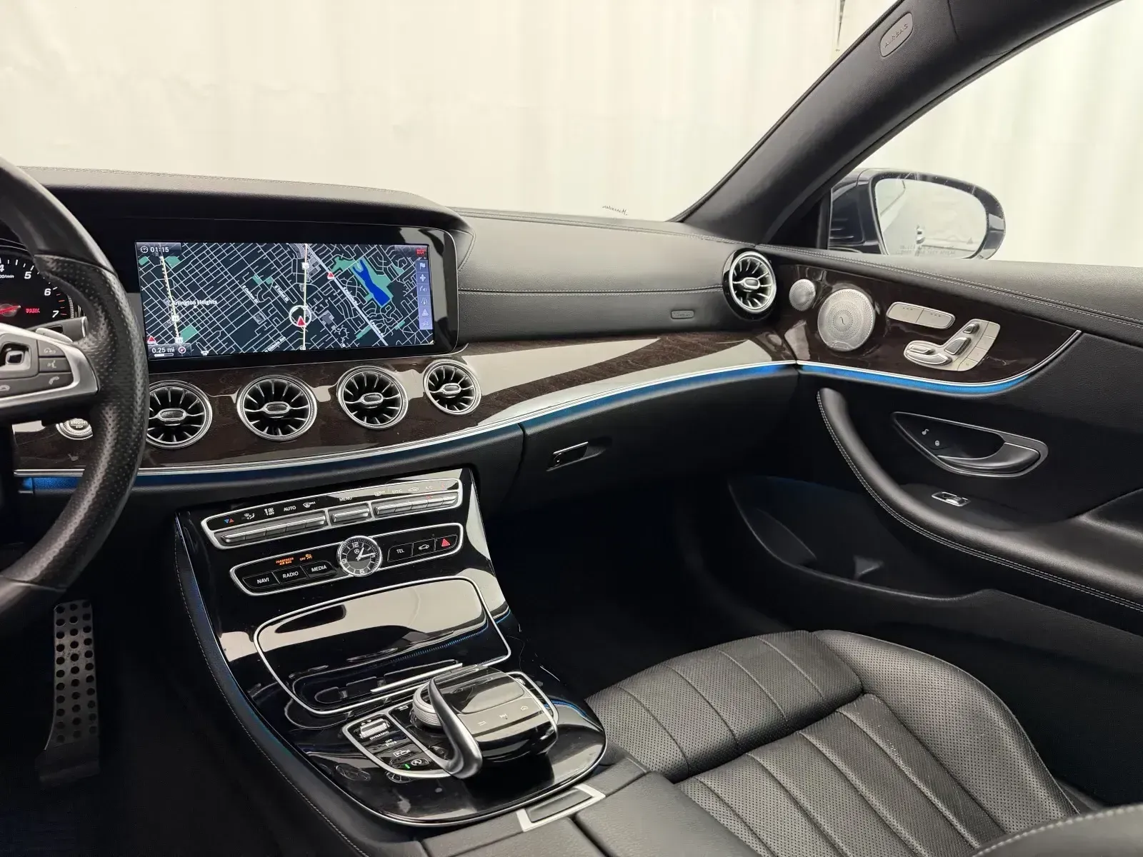 Mercedes-Benz E-Class photo 20