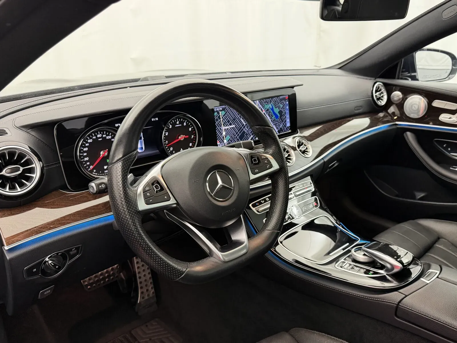 Mercedes-Benz E-Class photo 9
