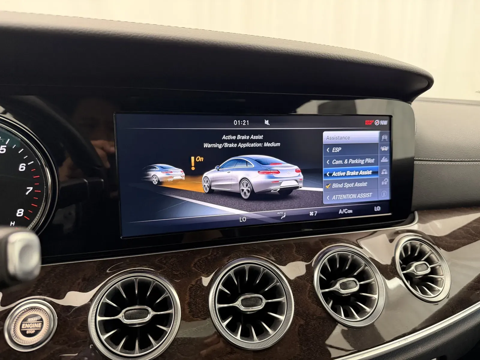 Mercedes-Benz E-Class photo 31