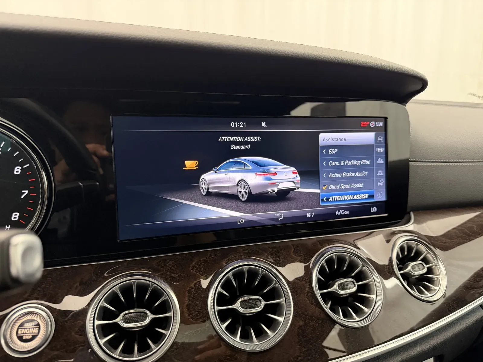 Mercedes-Benz E-Class photo 33
